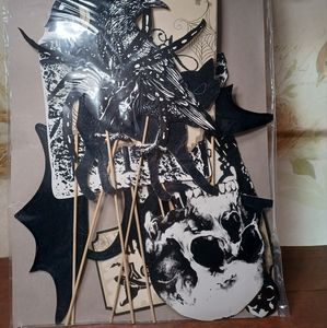 NWOT COSTUME PROPS HALLOWEEN PAPER DECORATIONS SET OF 12